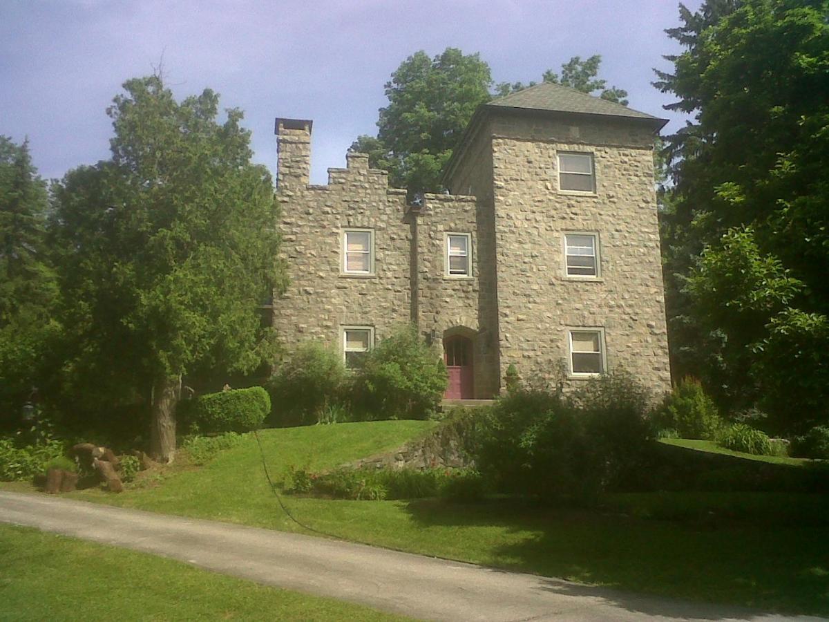 Little Castle Apartment Villanova Екстериор снимка